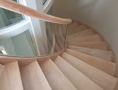 natural-finish-spiral-staircase